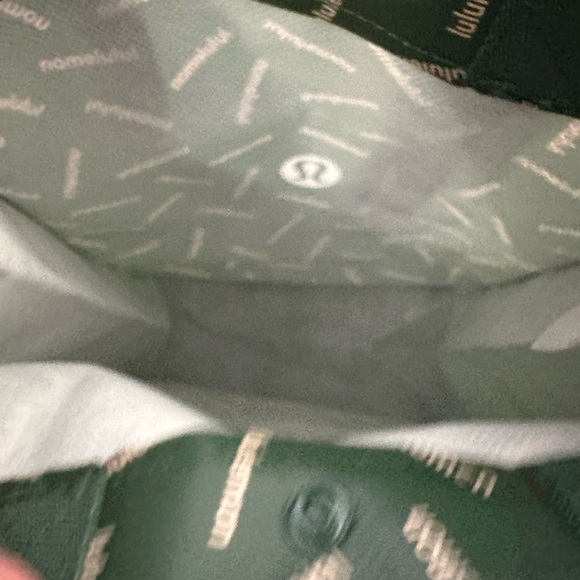 Lululemon limited edition green holiday tote bag - Picture 3 of 3